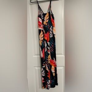 NWOT Vibrant & beautiful maxi dress, adjustable straps, size medium